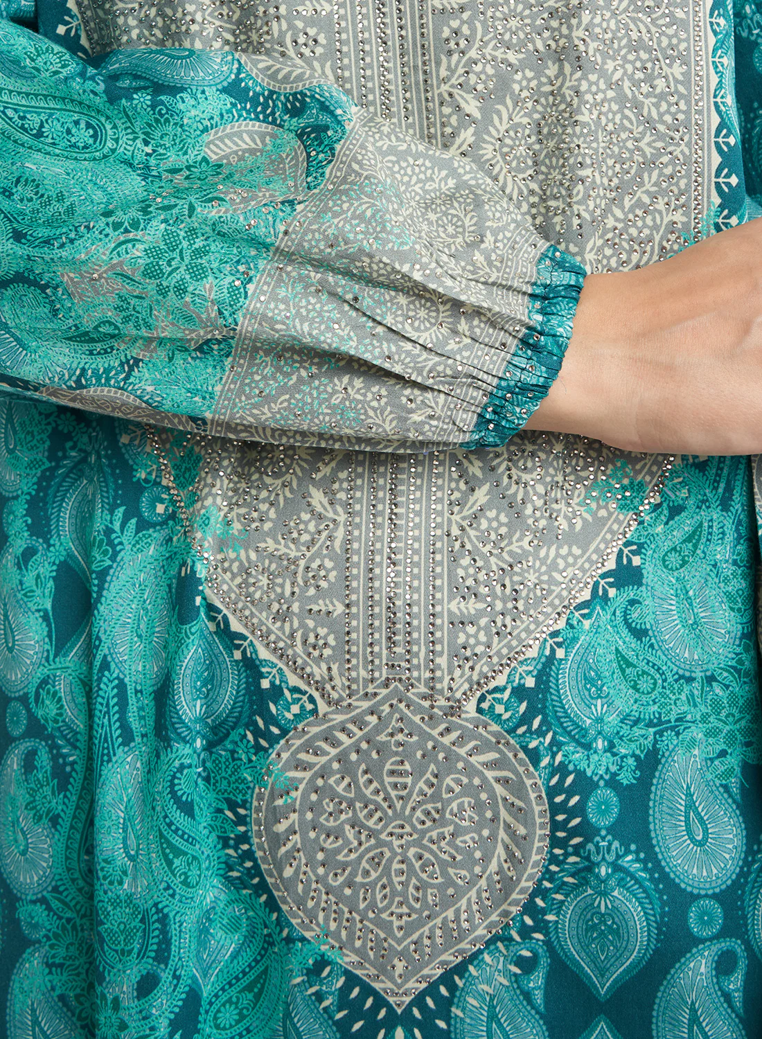 Paisley Print Stone Work Jalabiya (VDU804) - Image 5
