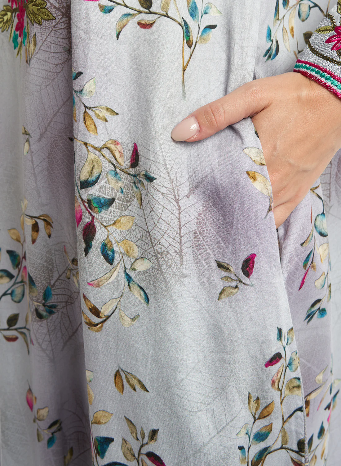 Cotton Floral Print Embroidered Jalabiya (VG2917) - Image 5