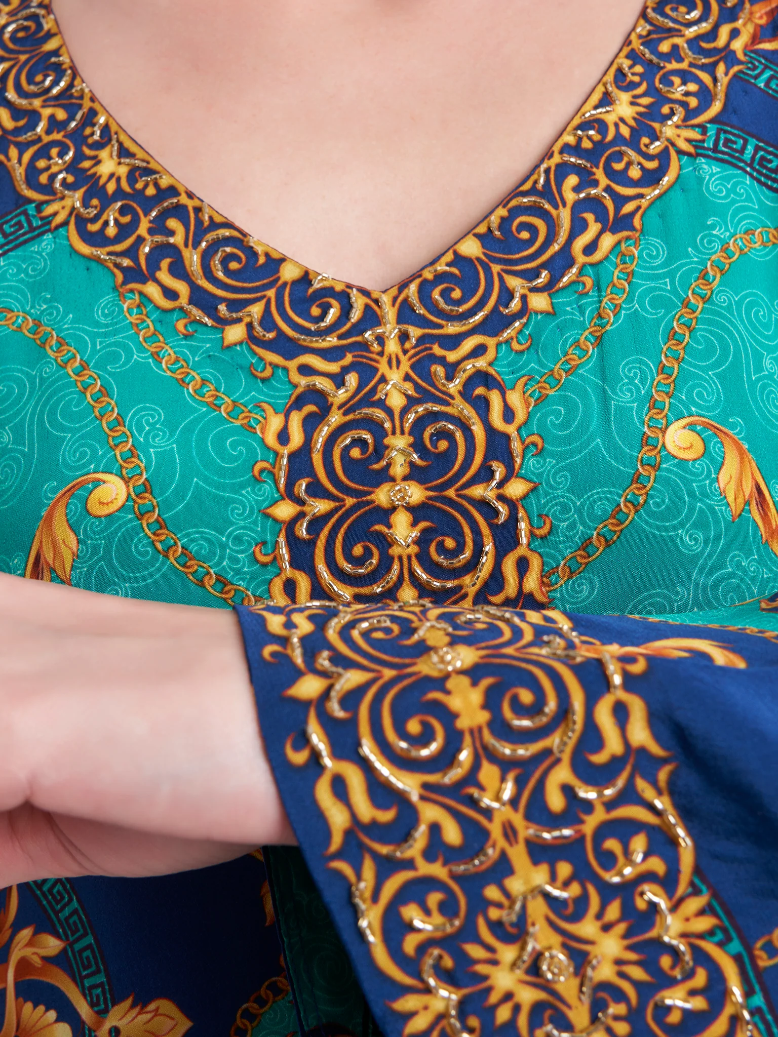 Viscose Crepe Kuwaiti Abstract Print Jalabiya (VDK307) - Image 5