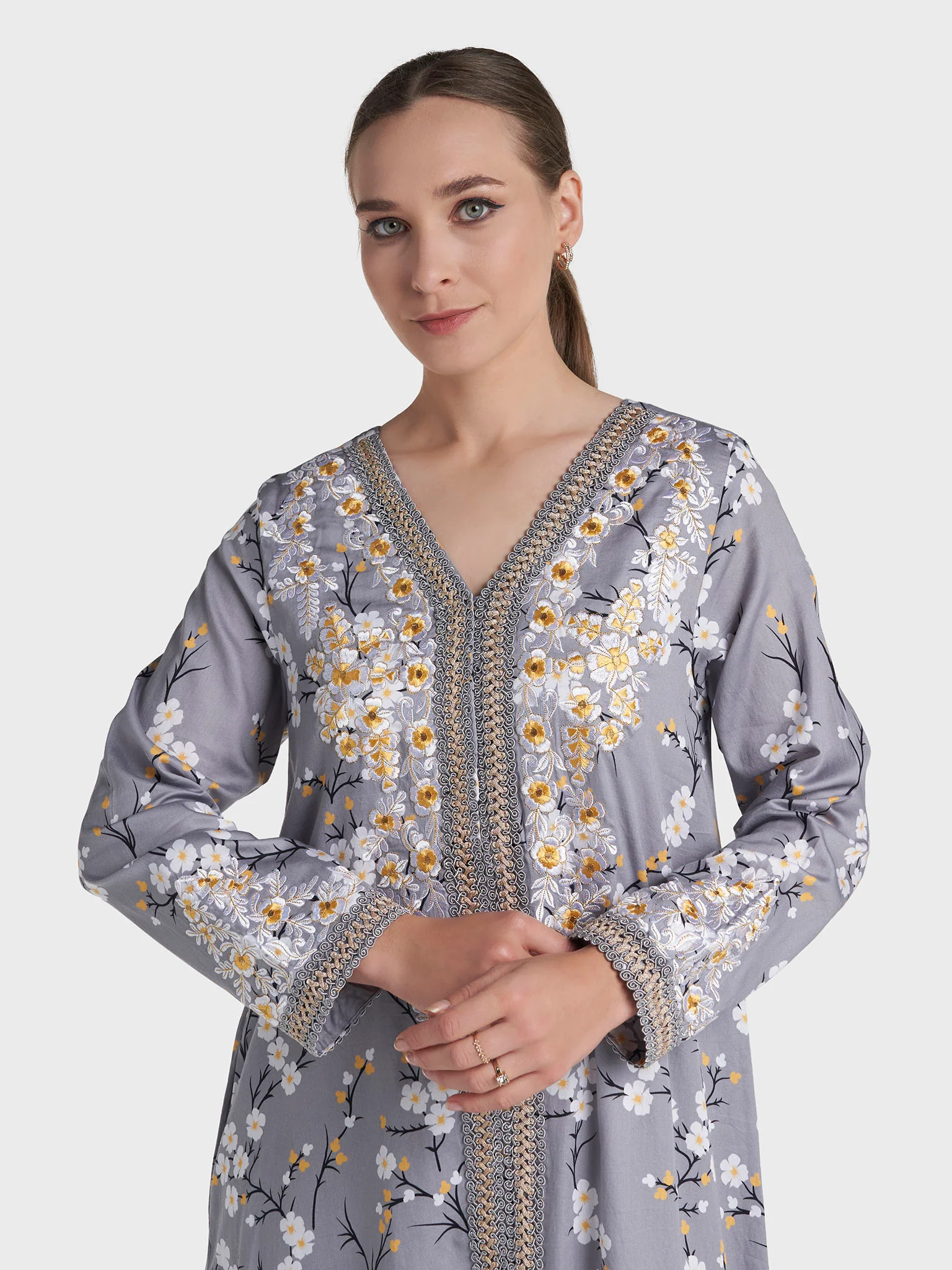 Grey Colour Machine Embroidery Cotton Satin Floral Printed Jalabiya (VW465)