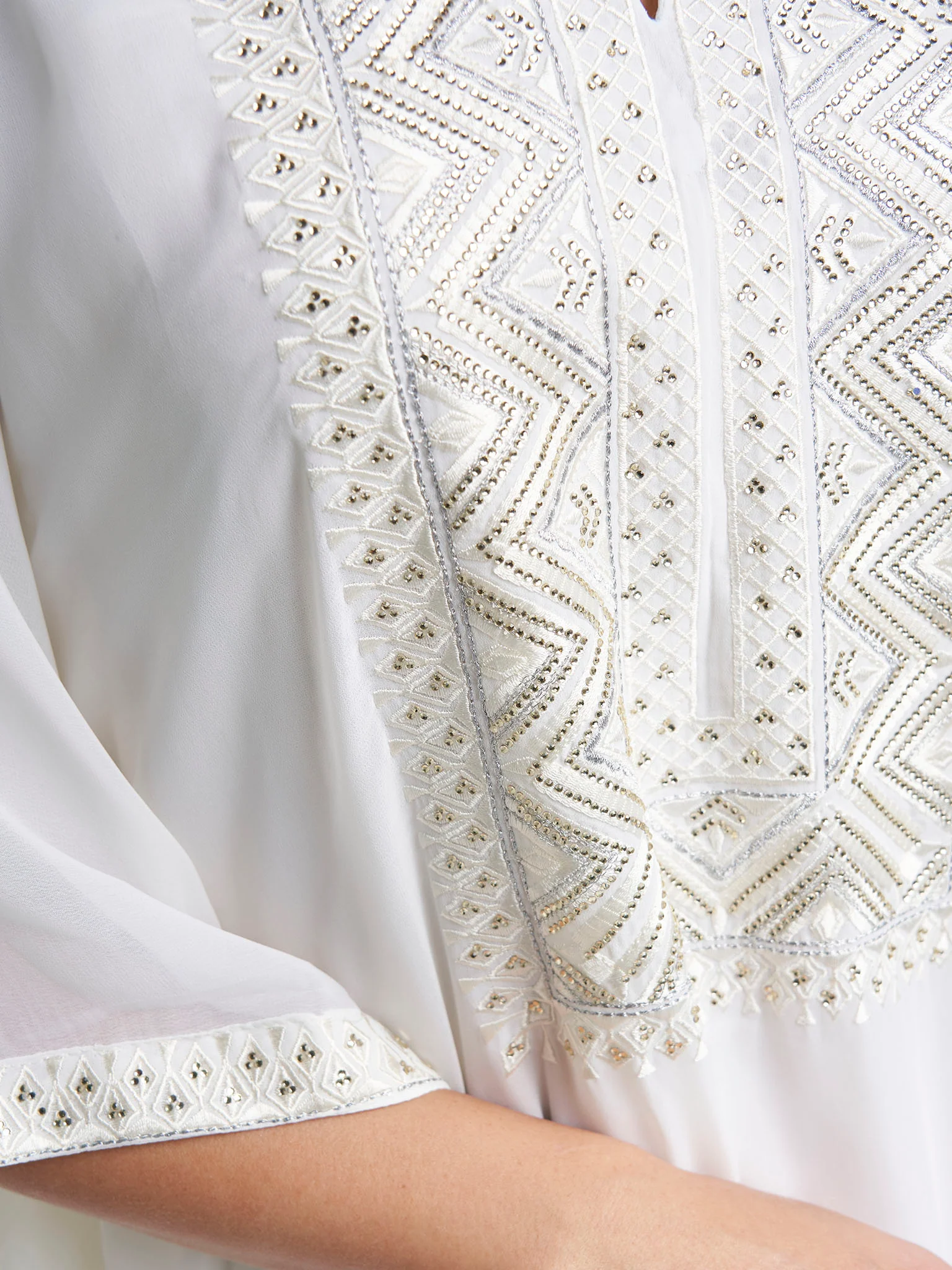 Ivory Colour Georgette Embroidered Stone Work Farasha Jalabiya (VW426) - Image 5