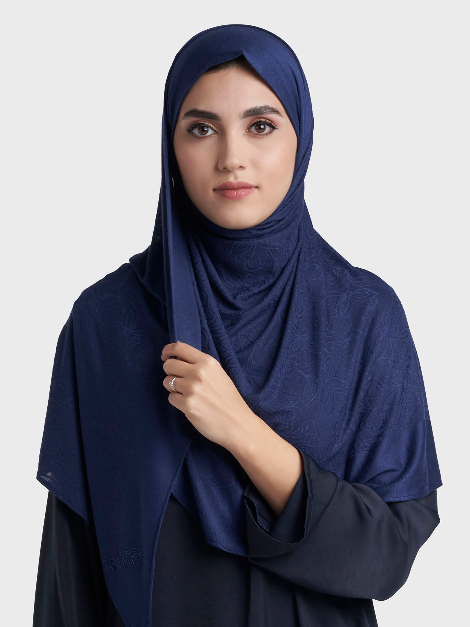 Veins Jacquard Self Print Ready to Wear Jersey Hijab (SRKP22131L) - Image 4