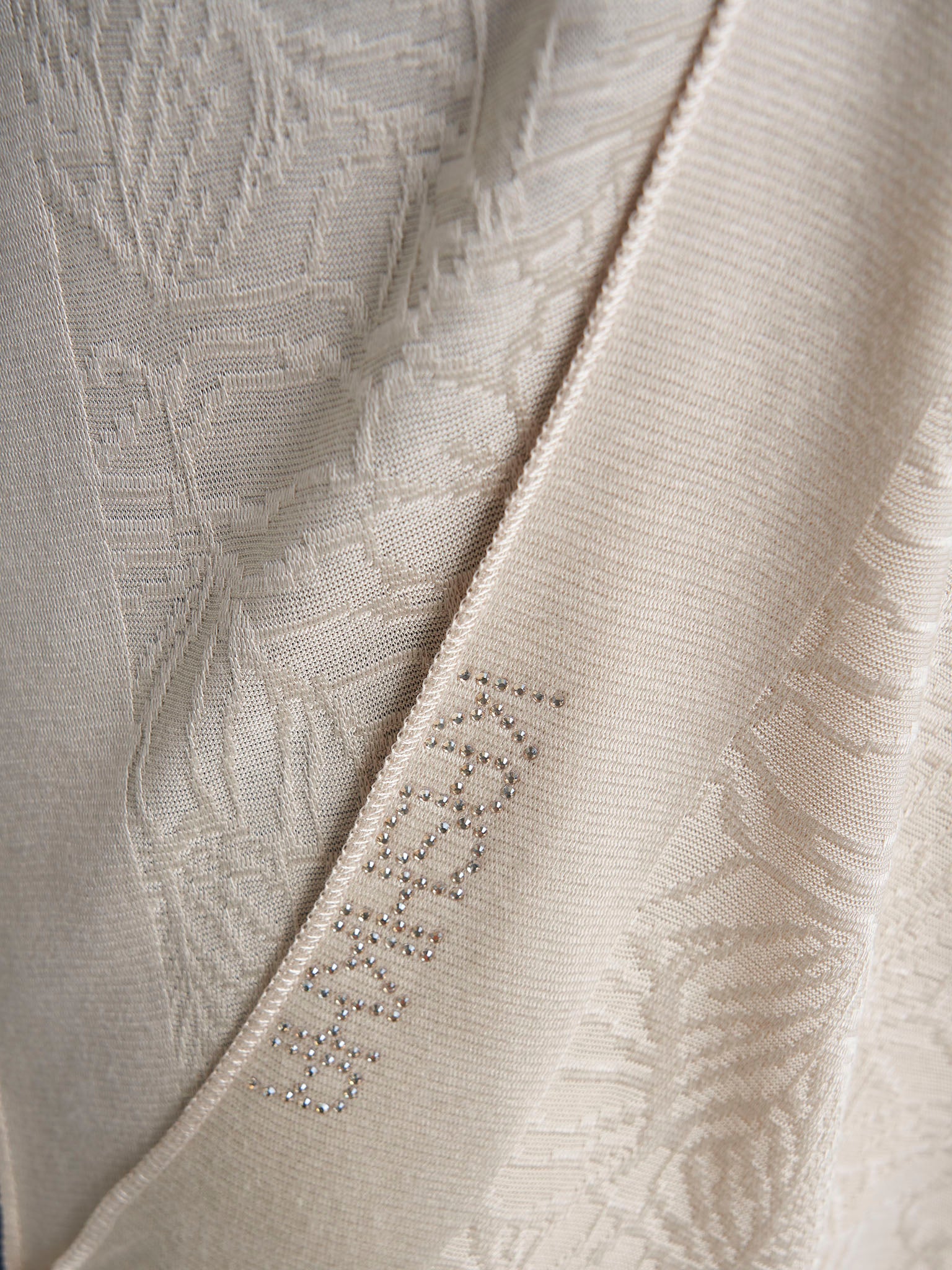 Floral Jacquard Self Print Jersey Hijab (SRKP22128L) - Image 12