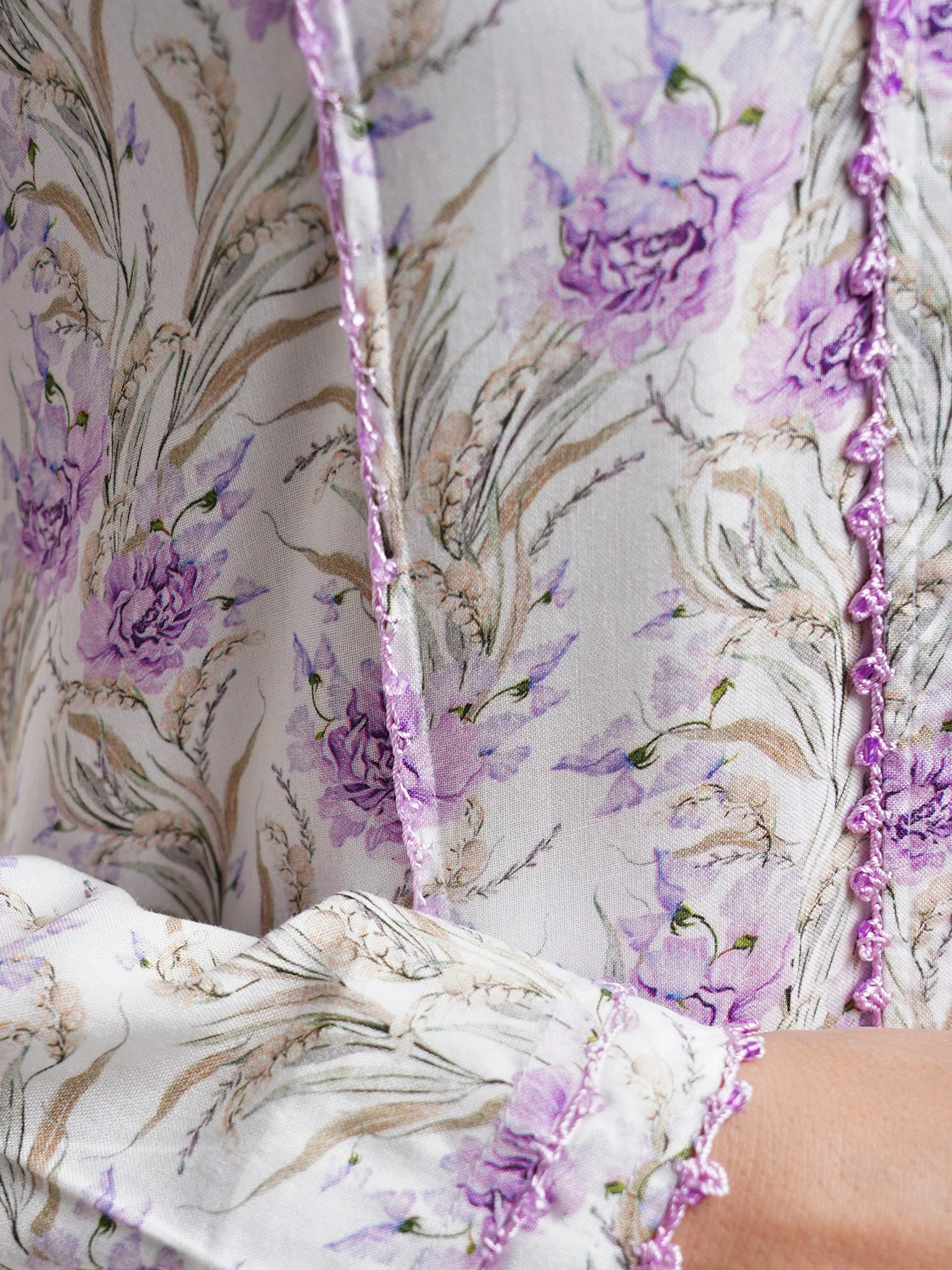 Lavender Floral Print Viscose Crochet Lace Jalabiya (VG3045) - Image 5