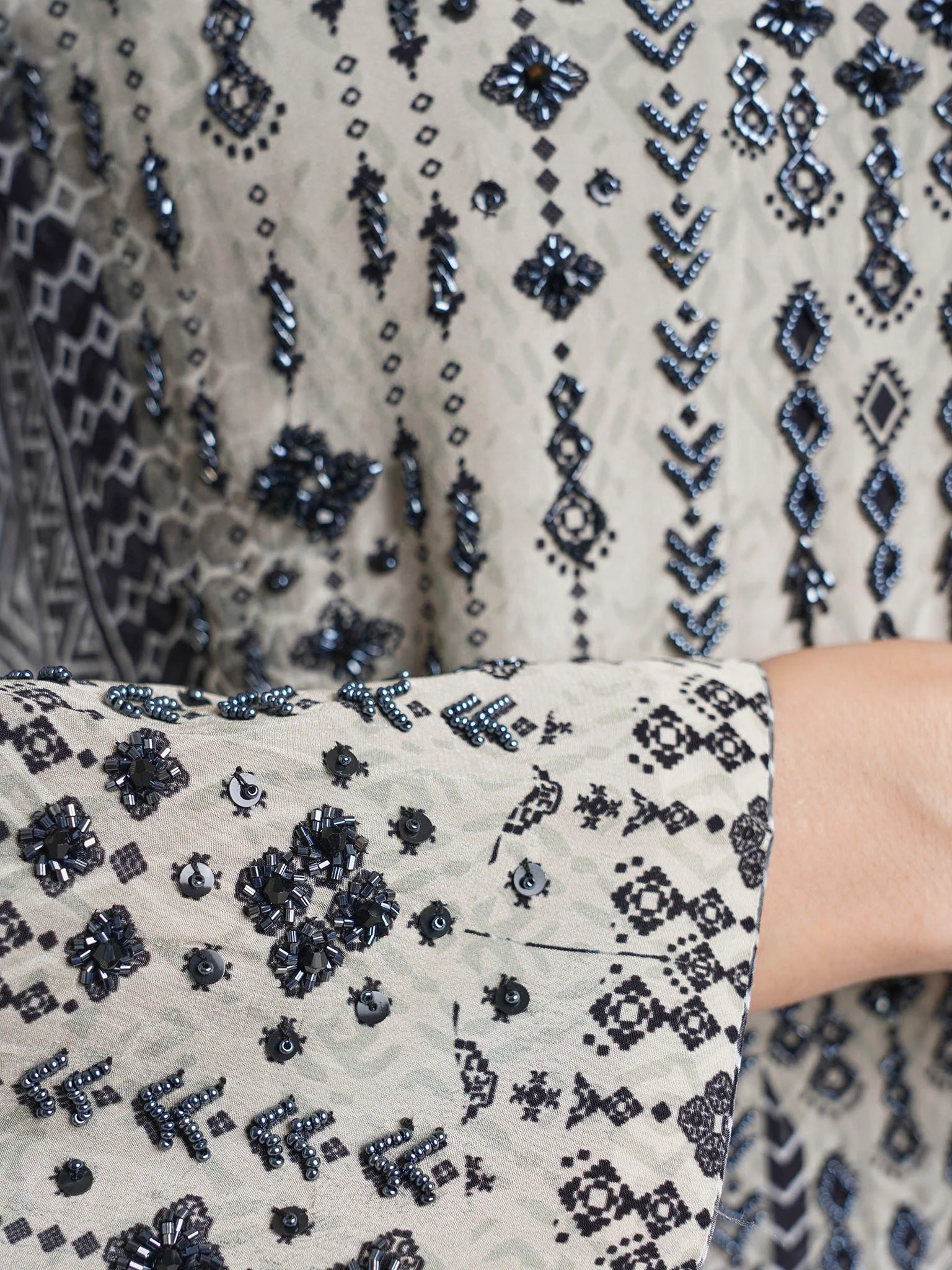 Black Geometric Print Viscose Jalabiya with Beadwork (VDE383) - Image 5