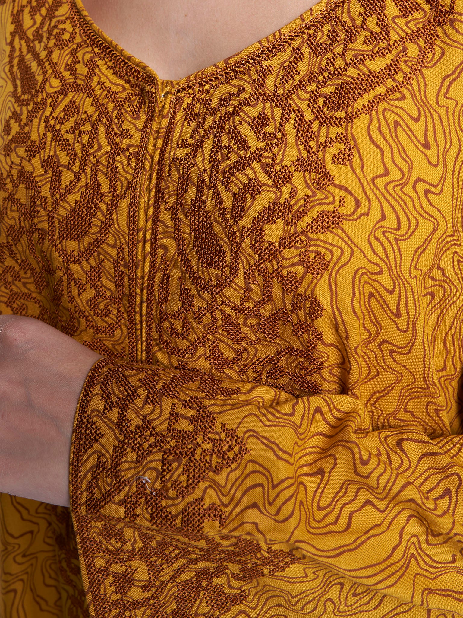 Mustard Abstract Print Cross Stitch Cotton Jalabiya (VG3035) - Image 5