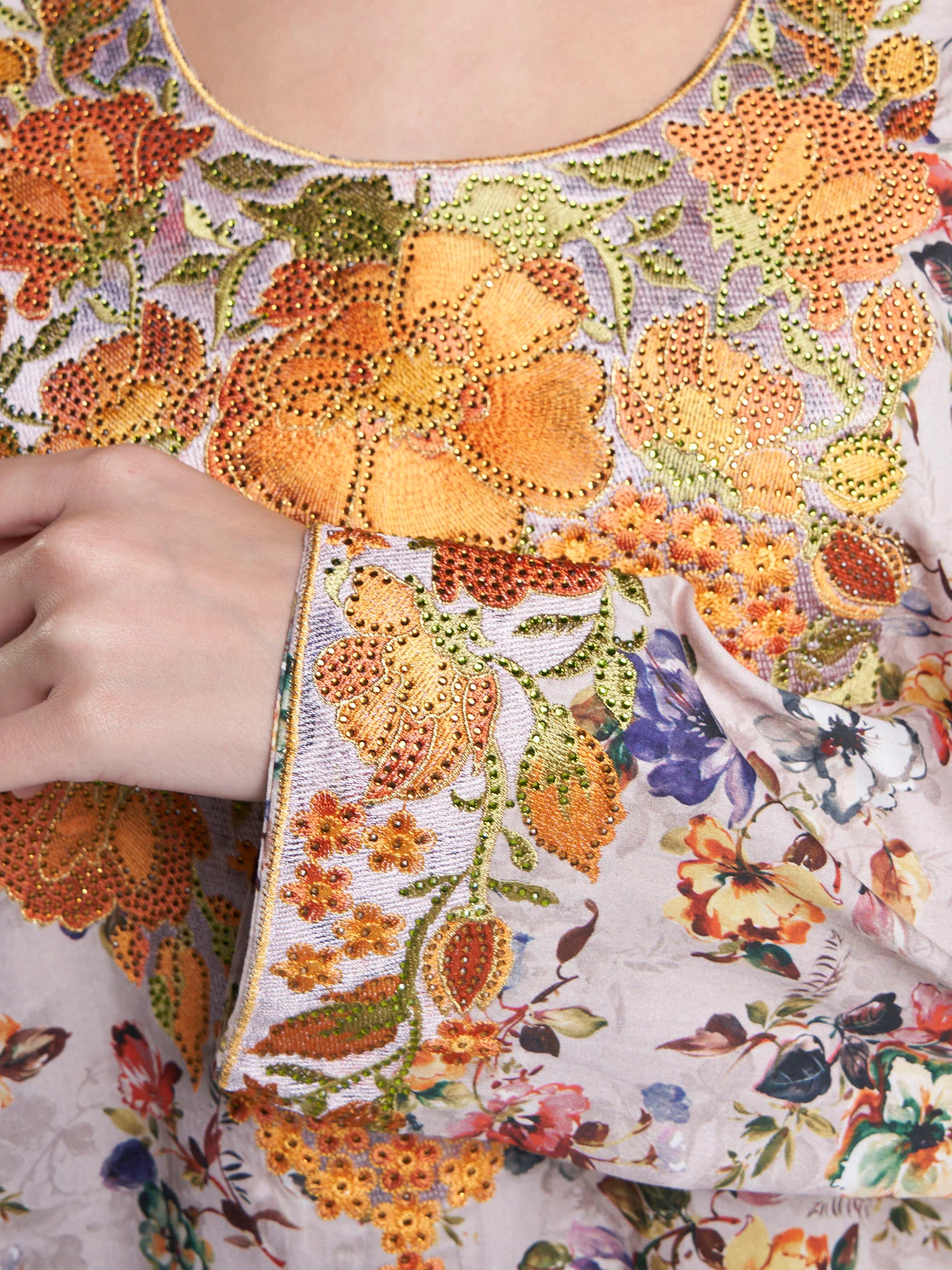 Beige Floral Print Cotton Satin Mukhawar Jalabiya (VG3248) - Image 5