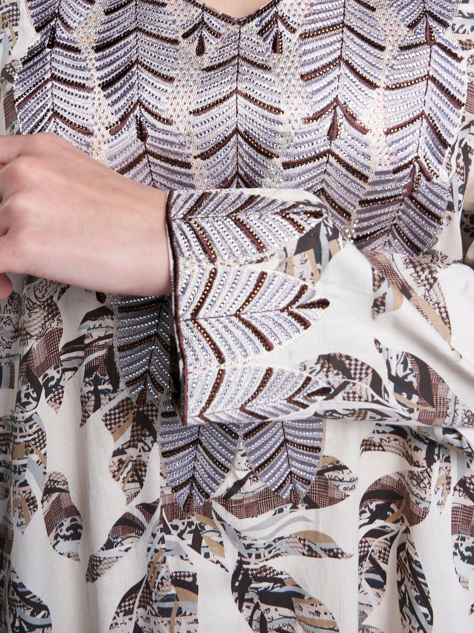Light Beige Print Cotton Satin Mukhawar Jalabiya (VW433) - Image 5
