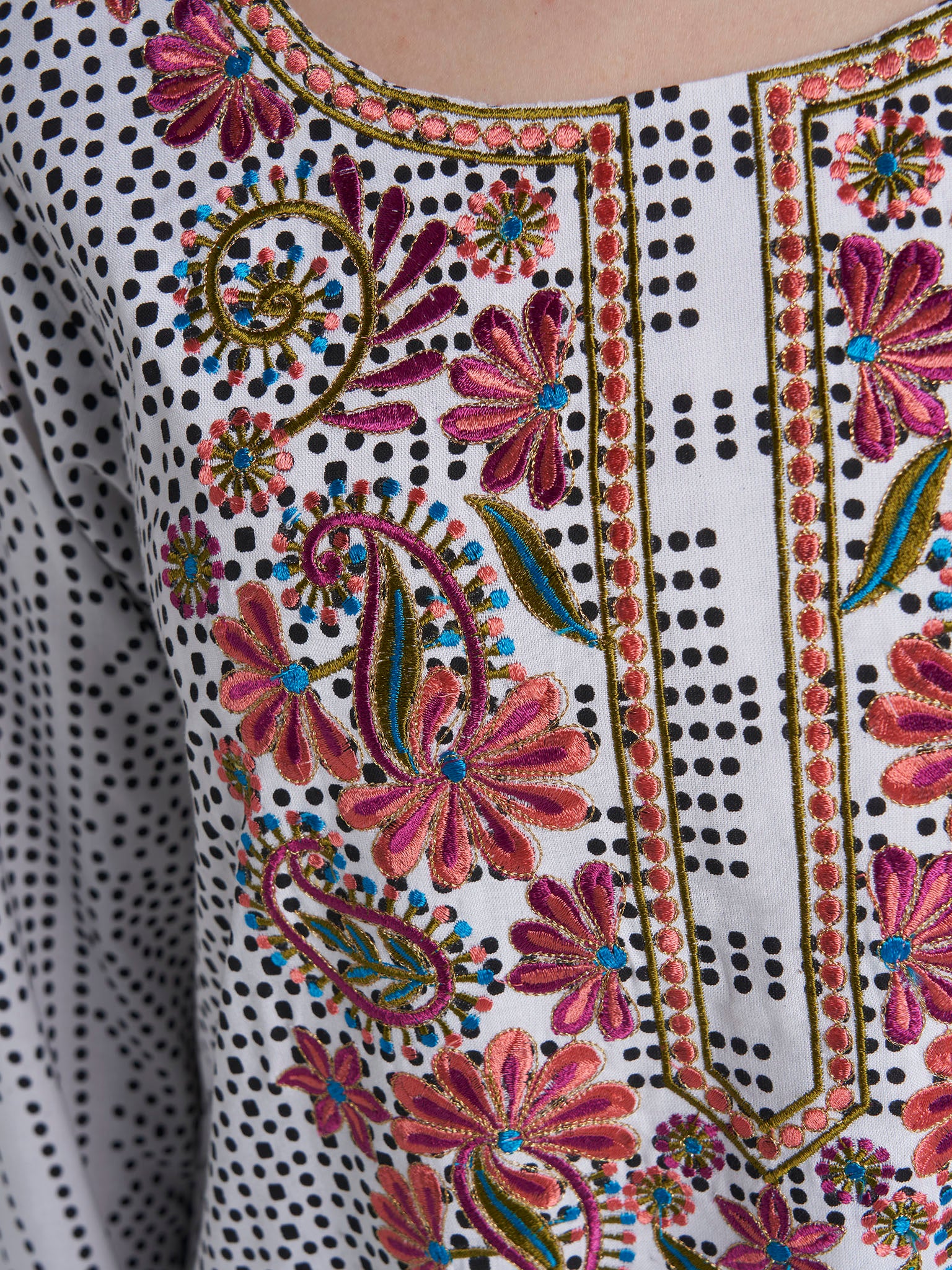 White Colour Hand Work Rayon Geometric Printed Jalabiya (VW511) - Image 5